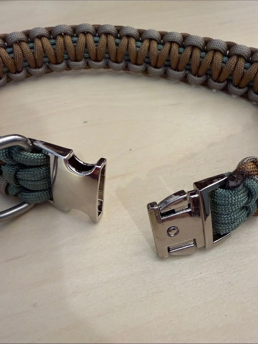 Paracord dog collar